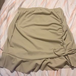 Plus Ruched Side Ruffle Mini Skirt